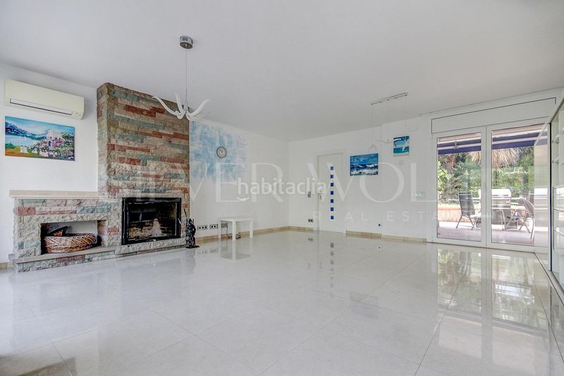 Foto 8414295d-c129-4c2b-97d2-58216c97e90a. Casa amb calefacció aparcament piscina a Montmar Castelldefels