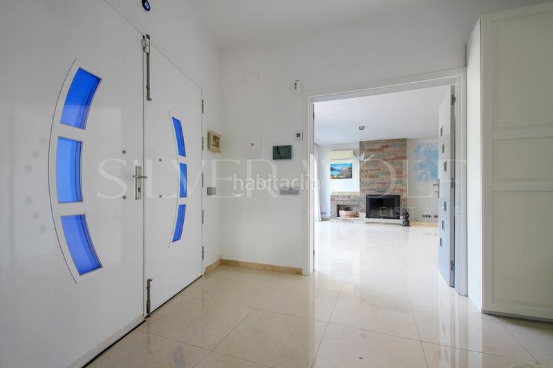 Foto b9b0daf1-7d65-4834-93c0-f28ed7e1a8bb. Casa amb calefacció aparcament piscina a Montmar Castelldefels