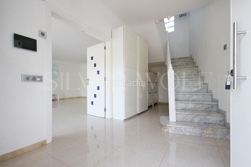 Foto e0843137-4110-49a3-88d3-d87e491c574e. Casa amb calefacció aparcament piscina a Montmar Castelldefels