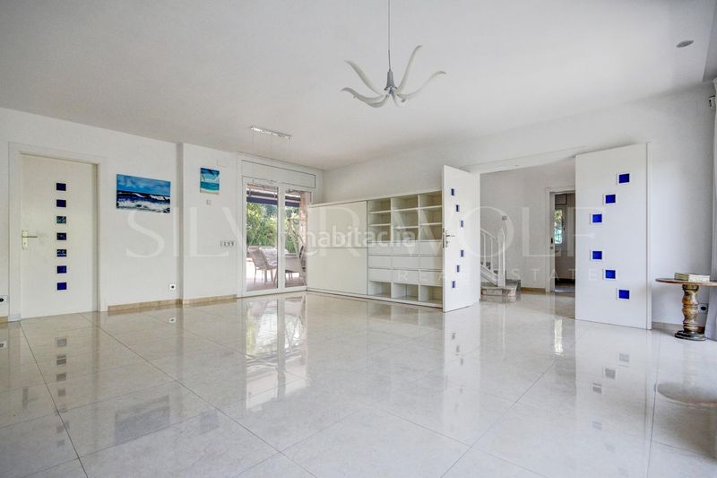 Foto e5ac338c-bd49-4cbe-ad82-1a335f7a6cbe. Casa amb calefacció aparcament piscina a Montmar Castelldefels
