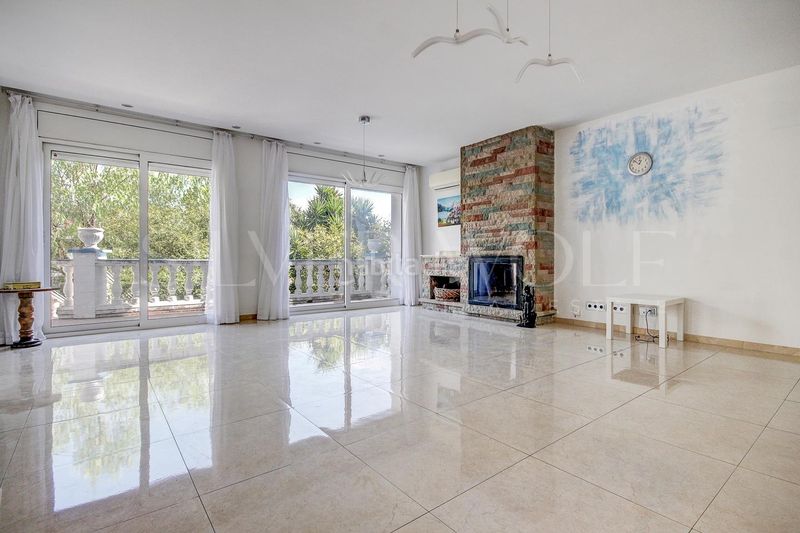 Foto ec918873-7911-4530-9720-ac87d631f987. Casa amb calefacció aparcament piscina a Montmar Castelldefels