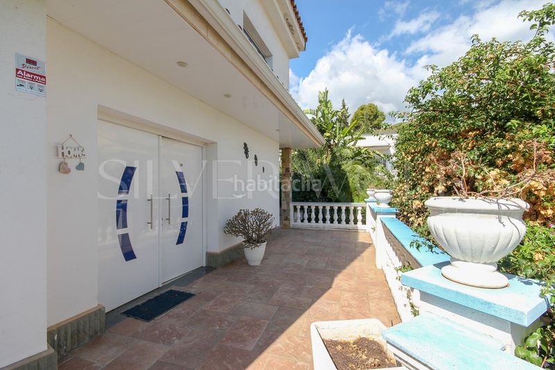 Foto f6e4ac78-5426-4a8e-af21-aaa35cebf1b7. Casa amb calefacció aparcament piscina a Montmar Castelldefels