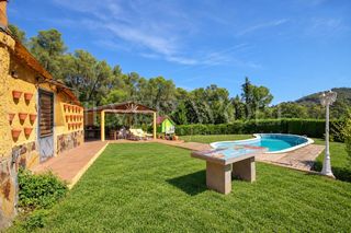 Casa  Calle montseny. Triple esencia