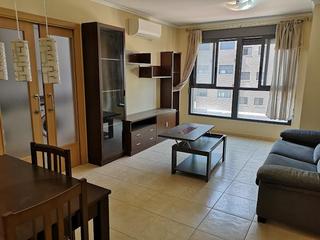 Etagenwohnung in Plaza de l'alacanti 1. Excepcional piso muy tranquilo.