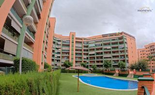 Pis  Passeig penyal d'ifach. ?? piso en casas verdes, paterna — terraza amplia, piscina, gara