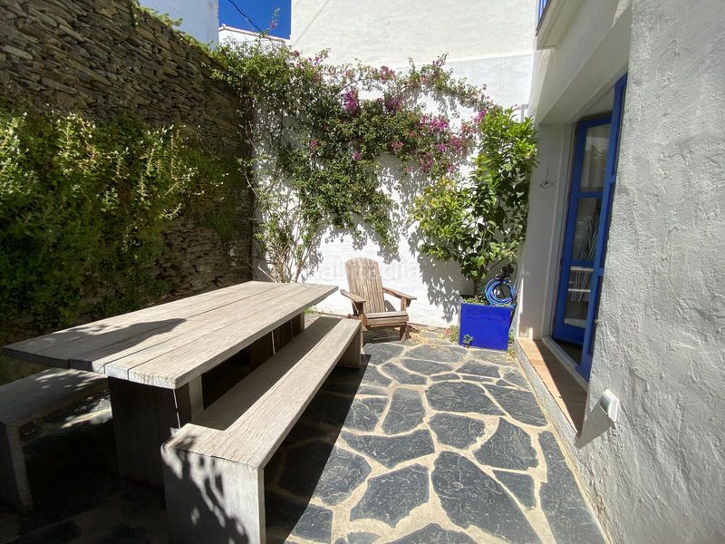 Foto 5721e6c0-ec87-48f3-b57e-bf53c85a0c0c. Casa adossada a Cadaqués