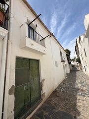 Maison jumelée à Cadaqués. Casa tradicional en el casco antiguo