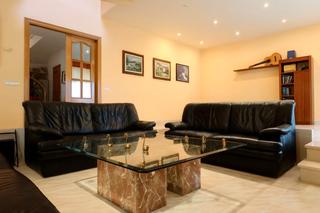 Chalet à Sant Fruitós de Bages. Casa amplia con salón de 65 m², garaje y jardín en sant fruitós