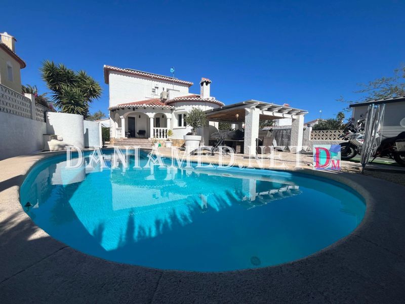 Foto 679732a9-32e0-4cf1-8407-868044e58075. Chalet en Poblets (els)