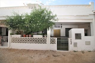 Casa adossada a Oliva Nova