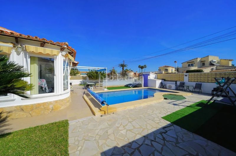 Foto eaa2ab08-b202-4ee9-b1ef-fd03e0f21c7c. Xalet amb calefacció aparcament piscina a Poblets (els)