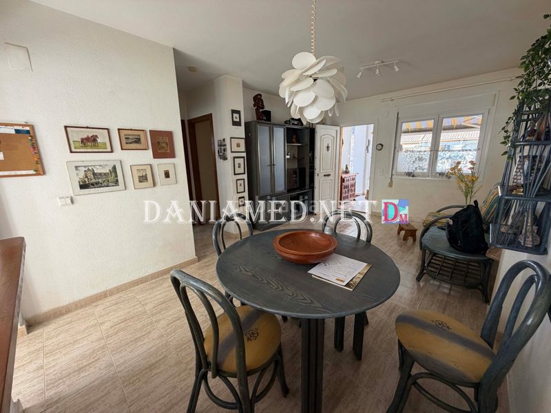 Foto ab4d03a2-1bd8-43f0-b03a-5529c87529e2. Chalet en Verger (el)