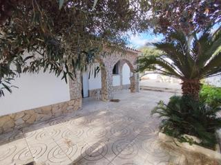 Xalet a Palafolls. Gran casa a cuatro vientos a la entrada de mas carbo