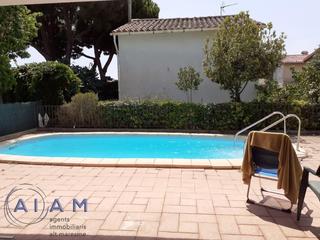 Maison à Pinemar. Torre con 2 viviendas y piscina en pineda de mar