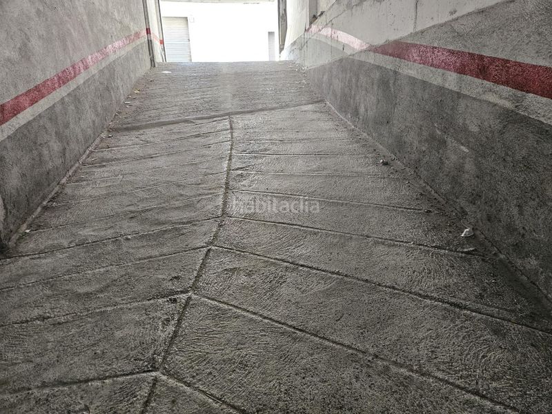 Foto b2b9be11-8cfe-4080-ad6c-256a74b74b4c. Aparcament cotxe a Malgrat de Mar