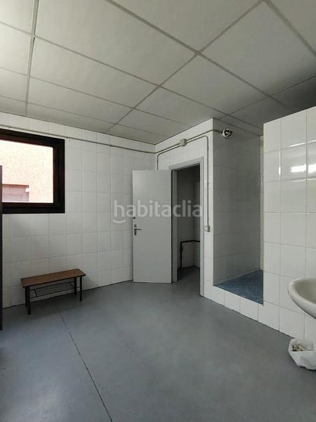 Foto 0df69efe-6f75-47e1-a338-f6f2576c33c2. Bâtiment à usage industriel dans Ca n'Aurell Terrassa