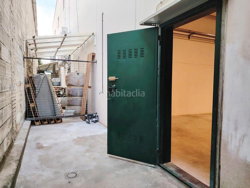 Foto 2e9b58d7-8773-4e35-8643-a3fd65a6a880. Bâtiment à usage industriel dans Ca n'Aurell Terrassa