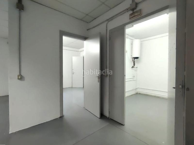 Foto 48b35a6b-559b-4c11-8bf7-131c61078ba3. Bâtiment à usage industriel dans Ca n'Aurell Terrassa