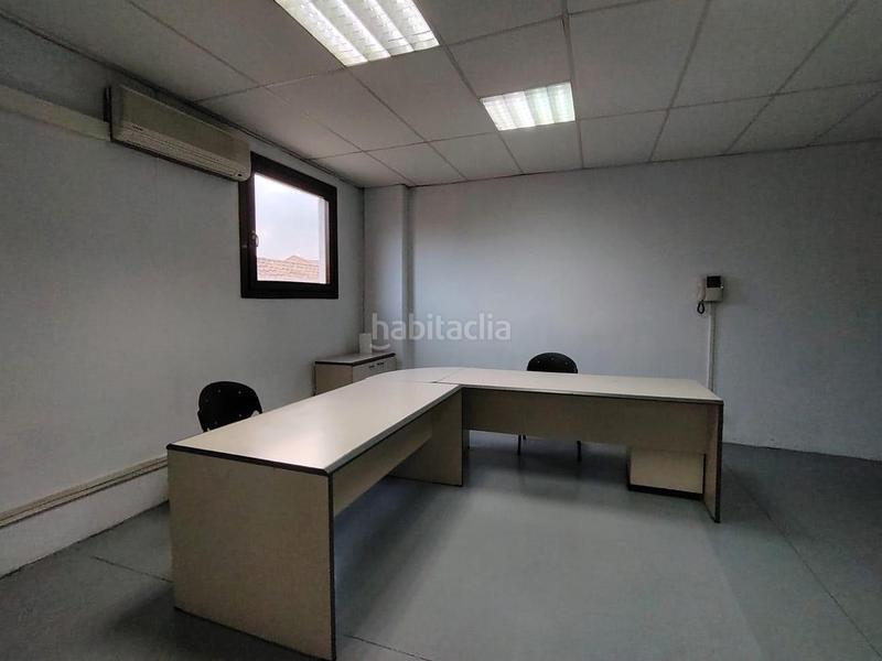 Foto 4aec11e3-7ca0-483d-b7fd-0a7ca7741dd2. Bâtiment à usage industriel dans Ca n'Aurell Terrassa