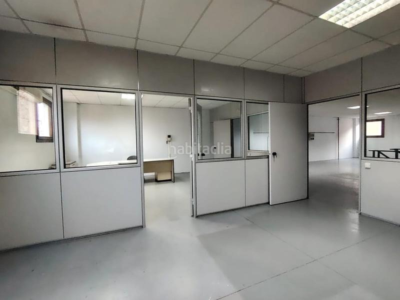 Foto 4caea27e-1a93-4ec0-931a-d1bdb19c7165. Bâtiment à usage industriel dans Ca n'Aurell Terrassa