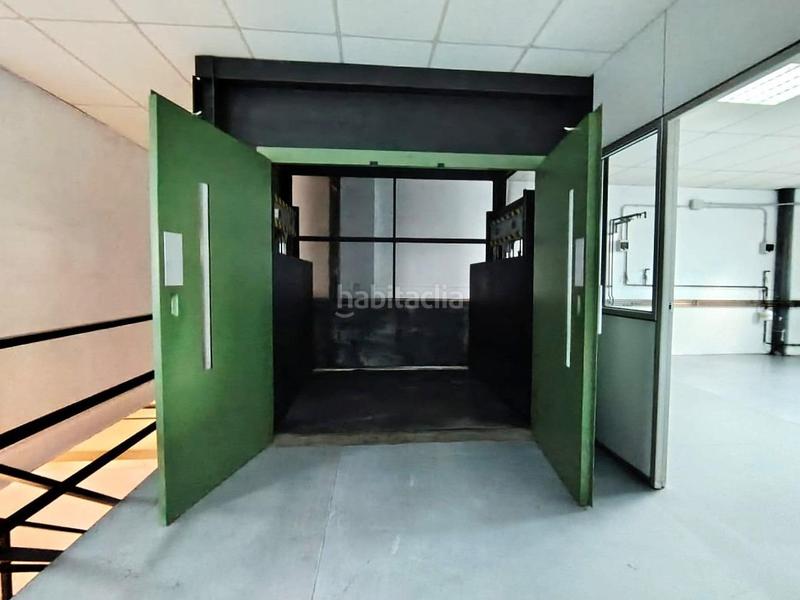 Foto 4e7ed9bb-30ae-4b90-8b3c-4cd9347636ed. Bâtiment à usage industriel dans Ca n'Aurell Terrassa