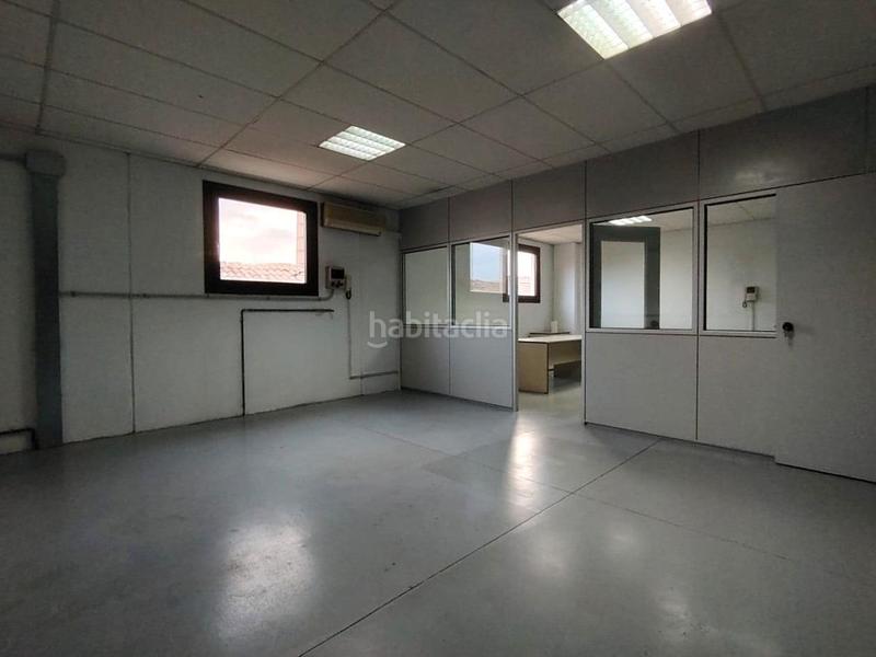 Foto 5a210fb7-87f3-47b1-8fcc-906b1cdd1c90. Bâtiment à usage industriel dans Ca n'Aurell Terrassa