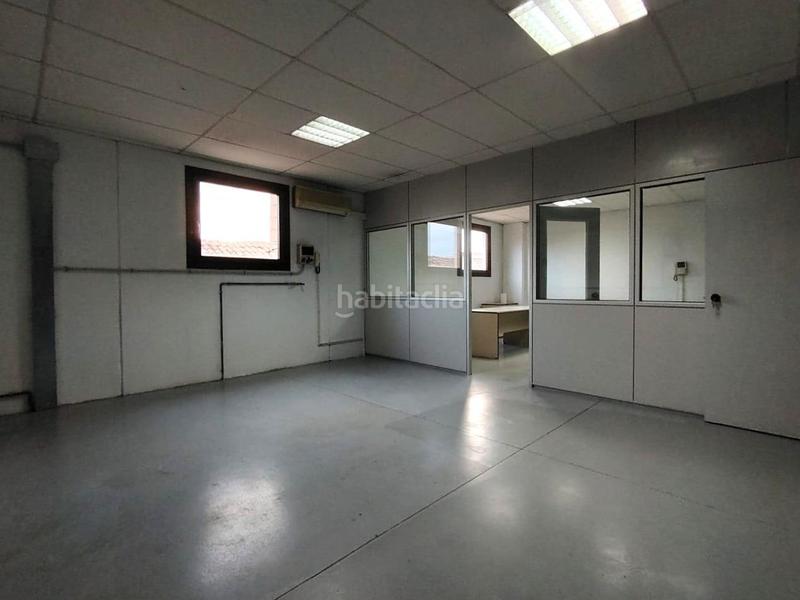 Foto 5cdb7d4b-dced-43b3-b696-6931c8b50c0a. Bâtiment à usage industriel dans Ca n'Aurell Terrassa