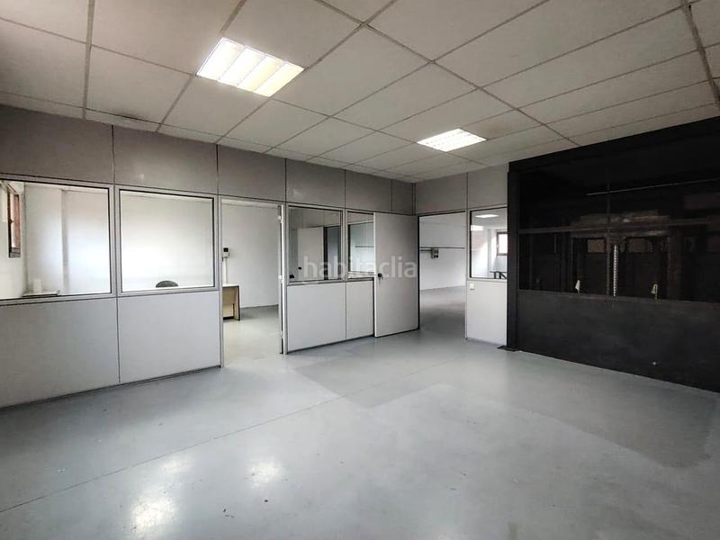 Foto 624b8e3b-3dd9-4a11-b2af-2760d3135840. Bâtiment à usage industriel dans Ca n'Aurell Terrassa