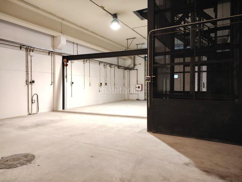 Foto 7493a011-8c4a-45e4-a440-7bdd34bb5cea. Bâtiment à usage industriel dans Ca n'Aurell Terrassa