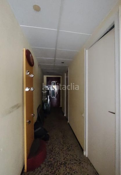 Foto 02415f87-f345-4de4-b5e4-8e2932279969. Edifici a Centre Sabadell
