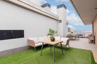 Àtic  Calle sol i padrís. El ático que estabas esperando terraza de 40m2, piscina y sol to