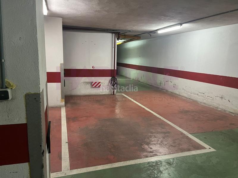 Foto f7fbe5c7-e5ea-43d5-aa52-b7c7dea255d7. Car parking in Mestalla Valencia