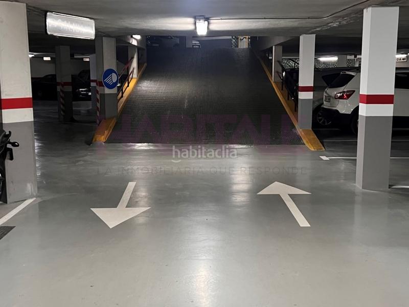 Foto 0f308a9b-7212-4c67-b662-9f2571380e60. Autoparkplatz in Russafa Valencia