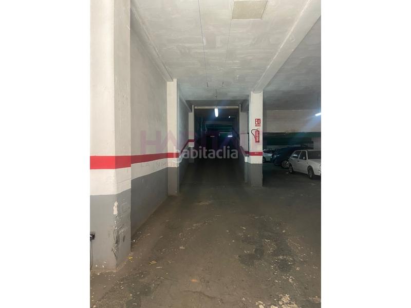 Foto f938756e-b958-453c-8a48-cc17a21f494c. Car parking in Aiora Valencia