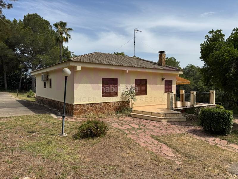 Foto 99e8a4e9-f2d9-4d34-8d9c-44c5b59549ca. Chalet con parcheggio piscina in Riba - roja de Túria