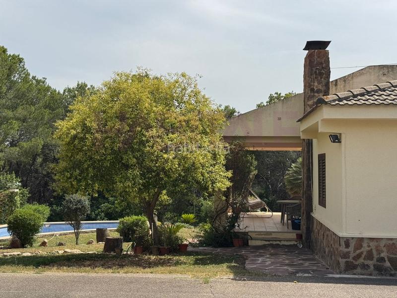 Foto e5dda226-2258-4b21-9770-e82ec6bb6438. Chalet con parcheggio piscina in Riba - roja de Túria