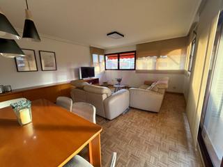 Location Appartement  Avenida blasco ibañez. Ven a conocejavascriptvoid0r este piso con inmejorables vistas y