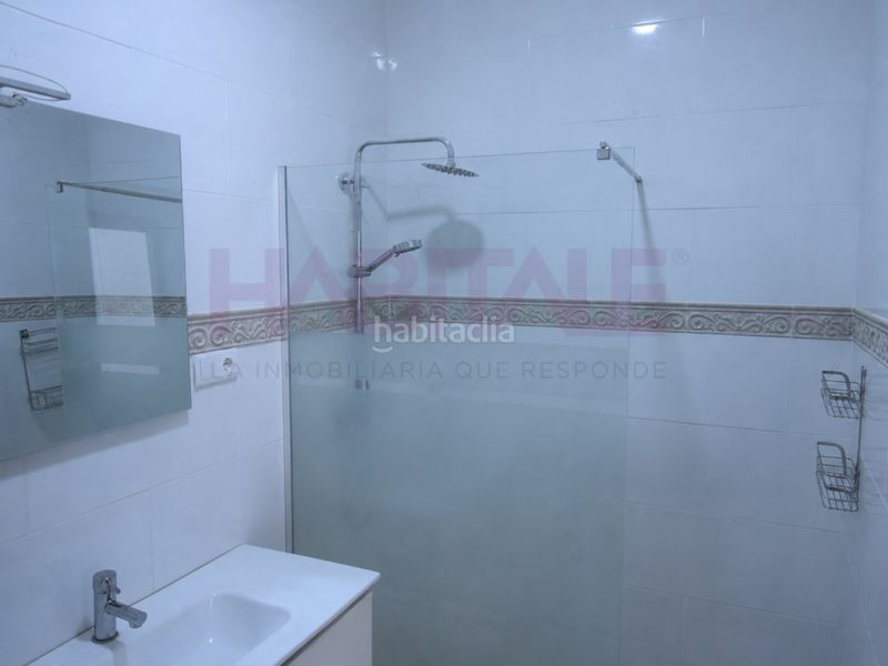 Foto 4df6d0c0-a3fb-4ad2-a73b-81ecd359a98d. Planta baixa a Alaquàs
