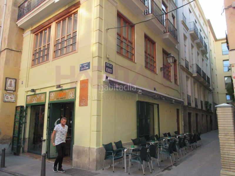 Foto 4a2635a3-a652-4aa0-ae37-22f701b29b35. Alquiler piso si quieres vivir en el centro histórico ... en Valencia
