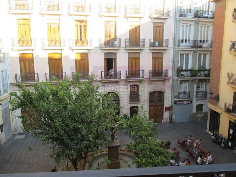 Foto e421b114-ddbb-42dd-8531-04279f906ead. Alquiler piso si quieres vivir en el centro histórico ... en Valencia
