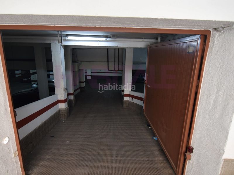 Foto cc04d3e6-6224-43b1-8902-3901bc51be79. Aparcament cotxe a Nou Moles Valencia