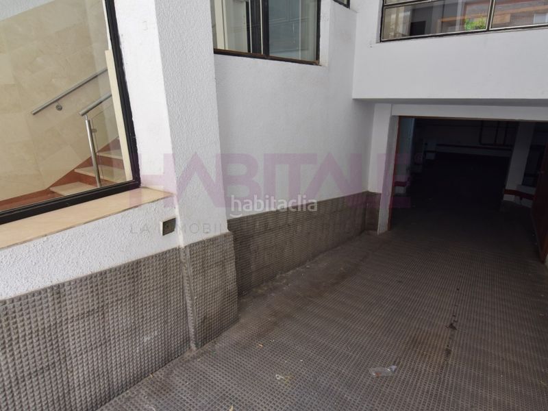 Foto fec45625-998e-45d9-9613-fb168e280906. Aparcament cotxe a Nou Moles Valencia