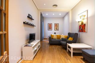 Lloguer Pis  De la reina. Piso amueblado de 3 habitaciones en madrid centro