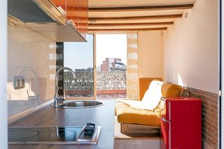 Rent Penthouse  Del callao. Luminoso loft exterior en sants, completamente amueblado