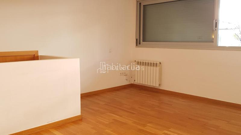 Foto 37299a57-01af-42bc-847d-b411d856560c. Piano terra con riscaldamento parcheggio piscina in Terrassa