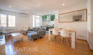 Location Appartement  Carrer de la indústria. Acogedor piso amueblado junto a la sagrada familia