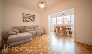 Location Appartement  Carrer de valència. Amplio piso amueblado junto al mercat dels encants nous