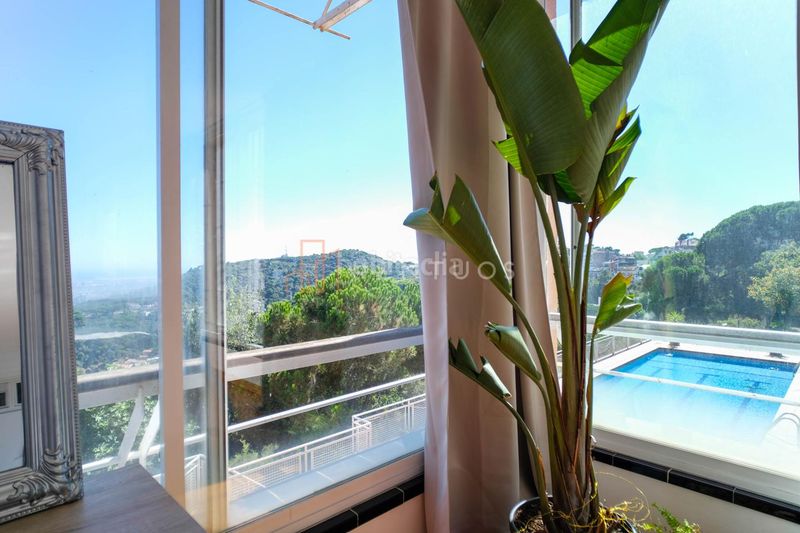 Foto 9e94386e-3510-4768-b9f0-a6f424523fdc. Casa amb calefacció piscina a Vallvidrera - Tibidabo - Les Planes Barcelona
