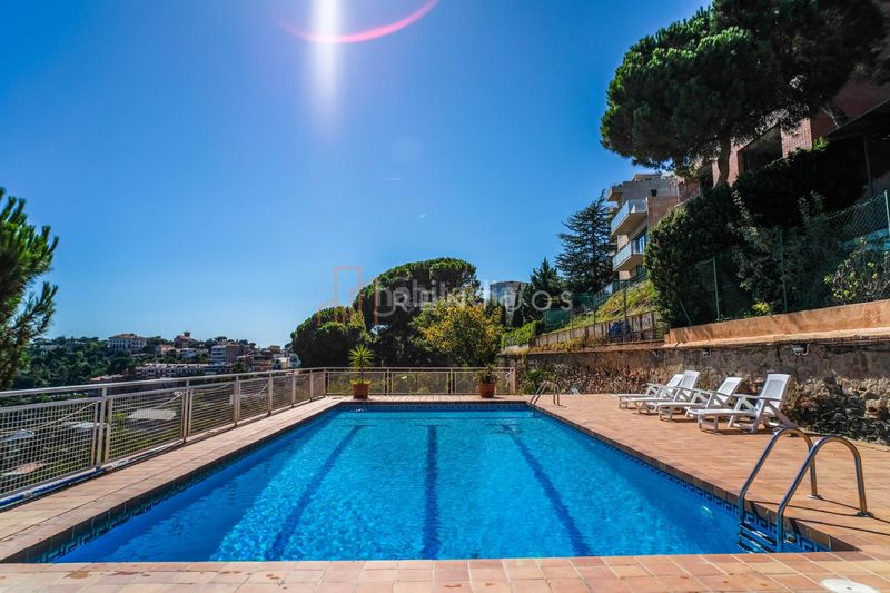 Foto e7622cc5-0587-4d53-a670-8a50c4f169cb. Casa amb calefacció piscina a Vallvidrera - Tibidabo - Les Planes Barcelona