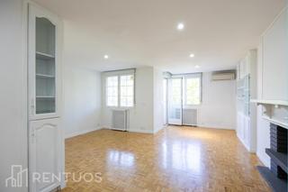 Location Appartement  De agustín de foxá. Ático luminoso con terraza en chamartín